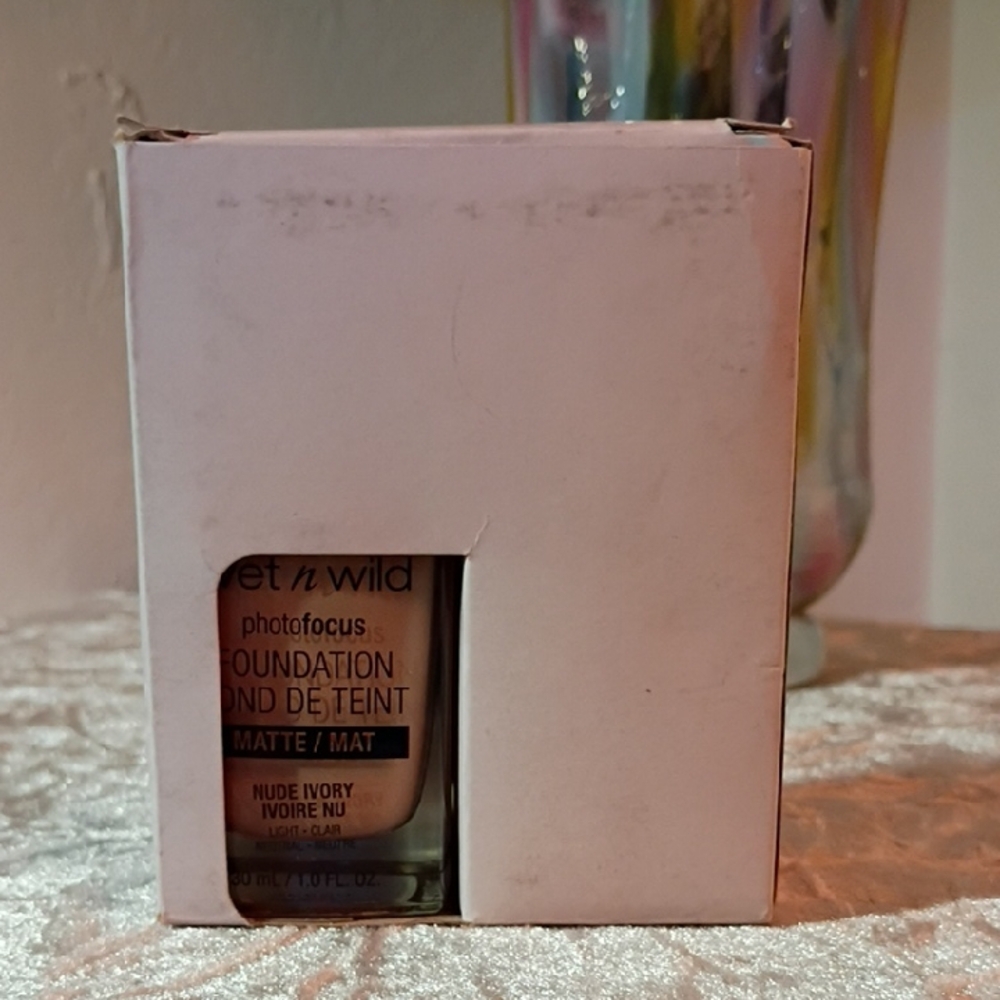 wet n wild PhotoFocus Foundation - Ivory Nude